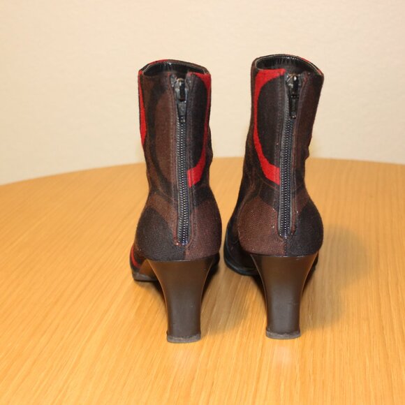 Salvatore Ferragamo - Black Leather w/ Brown & Red Print Detail Short Boots 7B - Picture 4 of 5